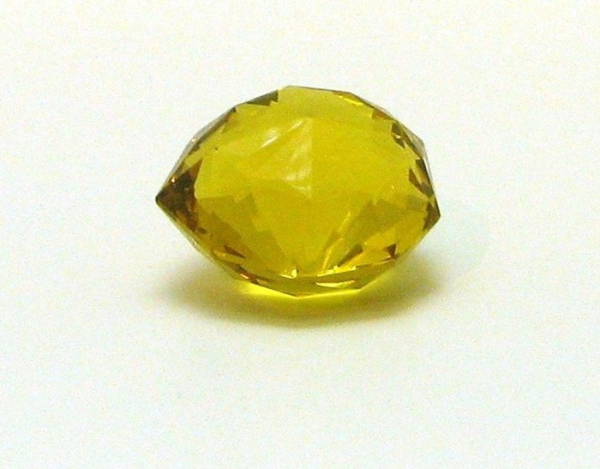 Несподіване повернення дорогоцінного каменю, який вважався загубленим понад сторіччя. Неожиданное возвращение драгоценного камня, который считался утерянным больше столетия.