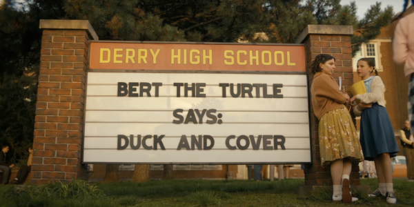 Кадр із серіалу «Воно: Ласкаво просимо до Деррі» Кадр из сериала «Оно: Добро пожаловать в Дерри»