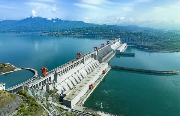 Плотина, способная замедлить вращение Земли.