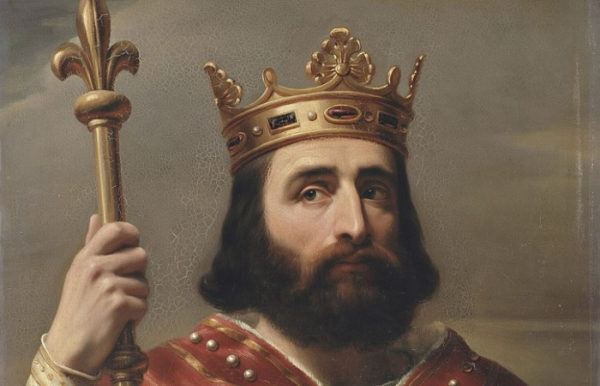 На честь Карла Великого було введено титул. В честь Карла Великого Был введена титул.