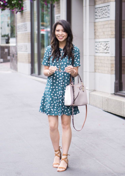 Выбор одежды также велик. 