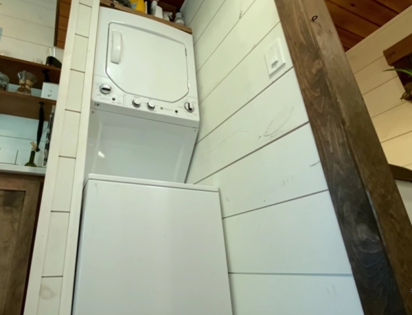 Выделили место и для прачечной.