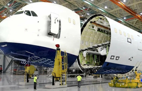 У складальному цеху В сборочном цеху