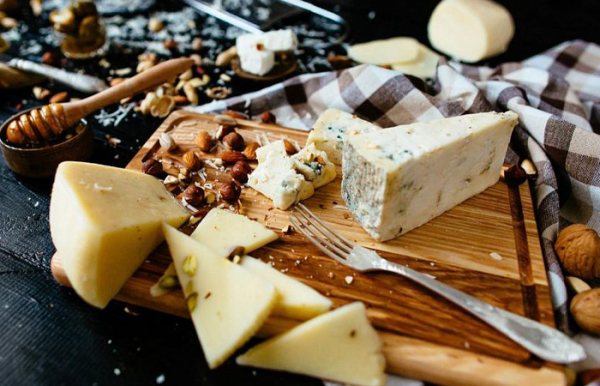 Сыр в Средние века ели в конце обеда.