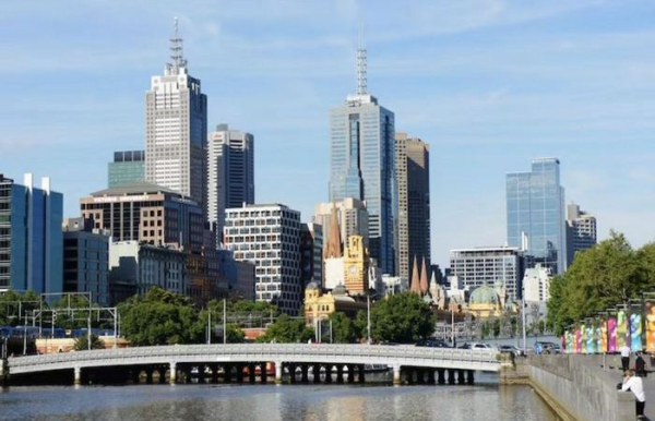 Все на побережье.