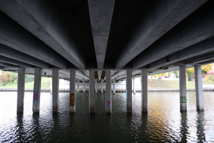 Чому найдовший міст у світі збудували з одним дивним вигином: військова хитрість мост