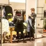 Жителька Слуцького району прихопила в мінському торговому центрі дорогу куртку:…