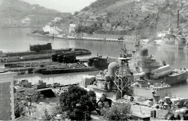 Створювалась як резервний пункт командування для Чорноморського флоту. Создавалась как резервный пункт командования для Черноморского флота.