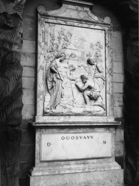 Общий вид на памятник, где может быть зашифрован путь к Святому Граалю.