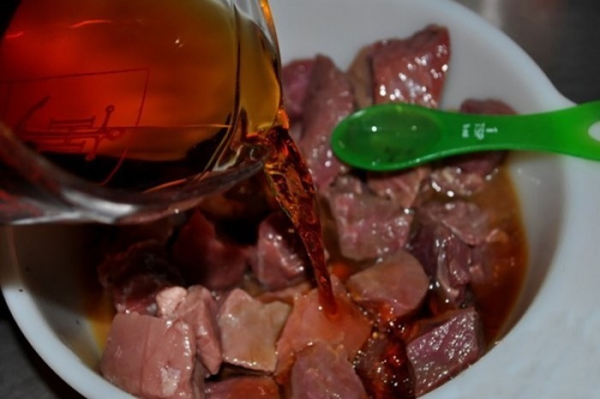 Для маринаду потрібний міцний чорний чай Для маринада нужен крепкий черный чай