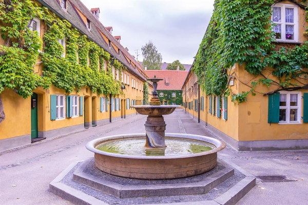 Фонтан – главный исторический символ Фуггерая.