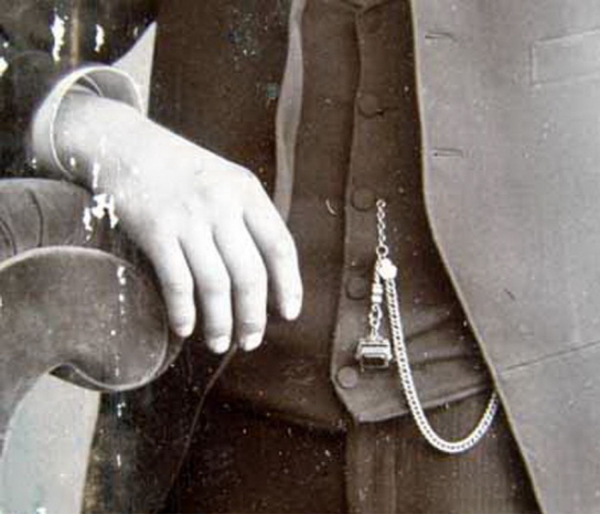 Чоловічий шатлен Фото: flo.com.tr Мужской шатлен Фото:flo.com.tr