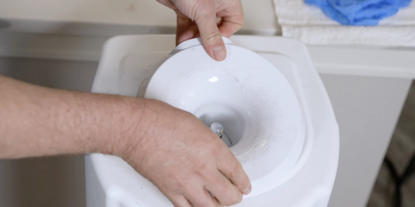 Как почистить кулер для воды в домашних условиях: вымойте каплесборник и бутылеприёмник