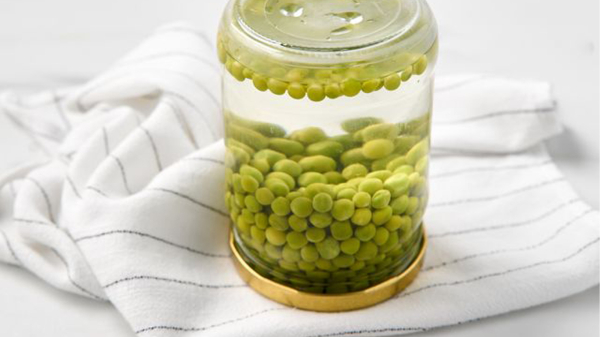 Рассол можно использовать для заправок. / Фото: food.ru 