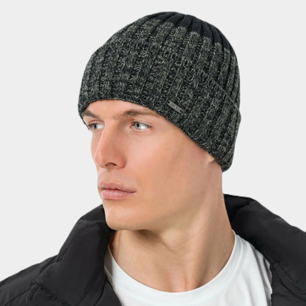 Шапка-біні від VITACCI, 915 рублів