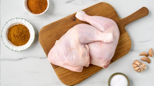 Навіщо в Росію привозили імпортні стегенця? / Фото: food.ru Зачем в Россию привозили импортные окорочка? / Фото: food.ru