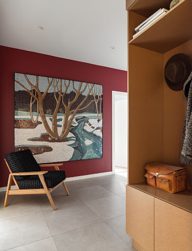 несе велике функціональне та емоційне навантаження несёт большую функциональную и эмоциональную нагрузку