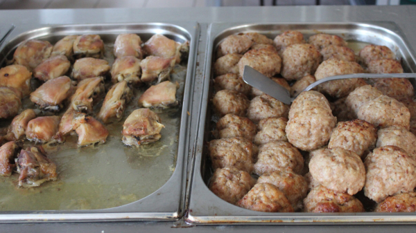 Вітчизняні виробляли повністю забезпечують країну курятиною. / Фото: shumschool2.ru Отечественные производили полностью обеспечивают страну курятиной. / Фото: shumschool2.ru