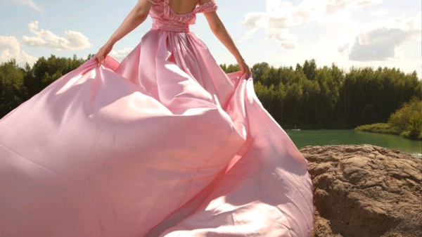 Шлейфы по сей день в тренде. / Фото: livemaster.ru 