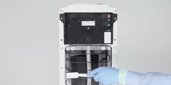 Как почистить кулер для воды в домашних условиях: удалите пыль