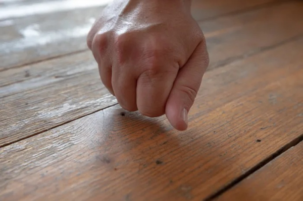 Кто как, а британцы стучат по дереву с детства, а всё из-за детской игры. /Фото: grapevine.is