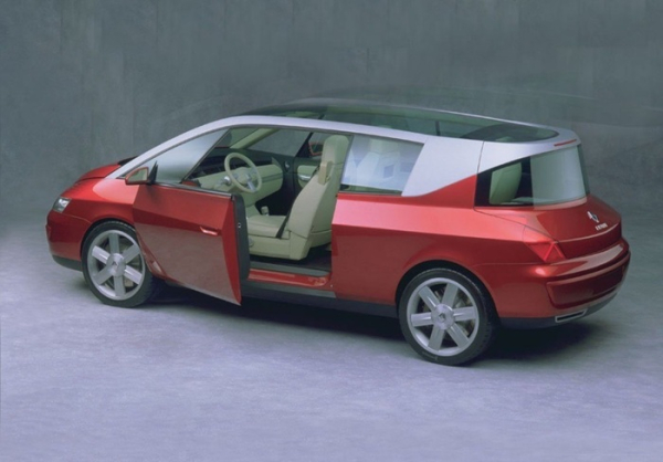 Renault Avantime сочетает элементы универсала, кабриолета и купе. Фото: auto-forever.com