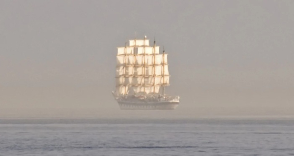 Фата-моргана: самое реалистичное объяснение «Летучего голландца». /Фото: farmersalmanac.com