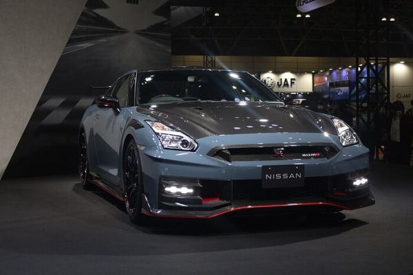 В оновленні Nissan GT-R Nismo Special Edition 2024 було використано багато карбону. Фото: wikimedia.org В обновлении Nissan GT-R Nismo Special Edition 2024 года было использовано много карбона. Фото: wikimedia.org