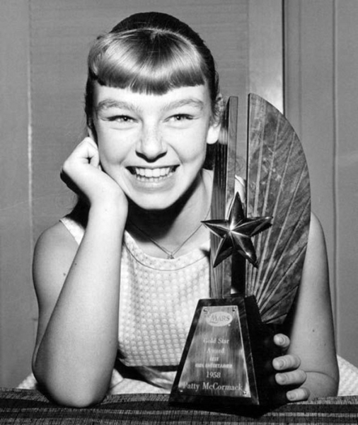 15-летняя актриса Пэтти Маккормак, получившая звезду на Аллее. /Фото: pinterest.com