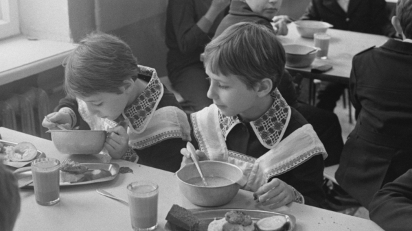 Макароны с сахаром - популярное блюдо в СССР. / Фото: moslenta.ru 