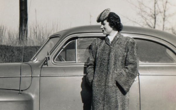 Девушка в шубке из каракуля. / Фото: life.ru