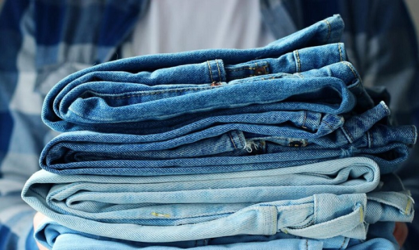 Синие джинсы – символ западной культуры. / Фото: 7days.ru