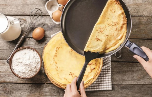 Чому ми смажимо млинці, а говоримо «печемо», і як це…