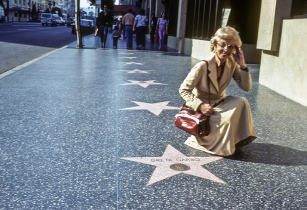 Голливудская Аллея славы в 1960-е годы. /Фото: vintagestockphotos.com