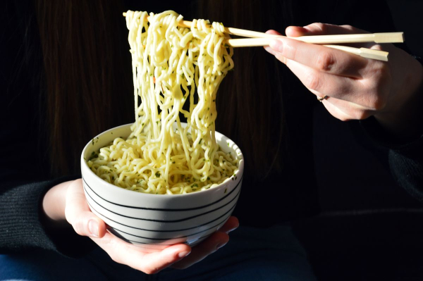 Локшина швидкого приготування. Фото: priprava.by. Лапша быстрого приготовления. Фото: priprava.by.