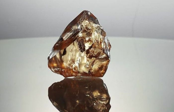 Самый большой алмаз России найден весной 2025. /Фото: m.ok.ru. 