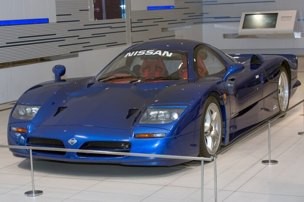 Nissan R390 GT1 Sport Prototype призначався для перегонів Ле-Мана. Фото: wikimedia.org Nissan R390 GT1 Sport Prototype предназначался для гонок Ле-Мана. Фото: wikimedia.org