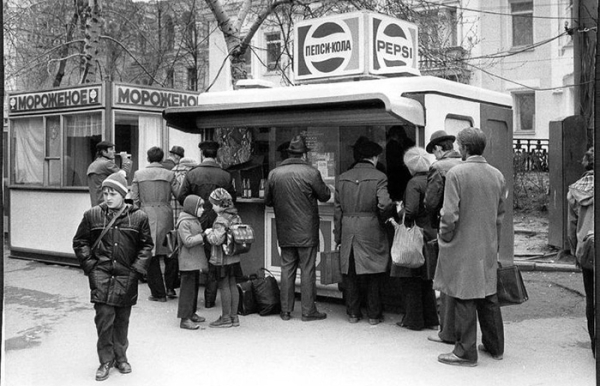 В последние годы СССР получал американский напиток за суда. /Фото: smh.com.au