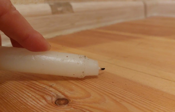 Свечка поможет спасти ваш ламинат.