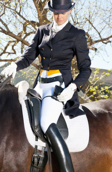 З'явилася на костюмах для верхової їзди Фото: ksk-priboi.ru Появилась на костюмах для верховой езды Фото:ksk-priboi.ru