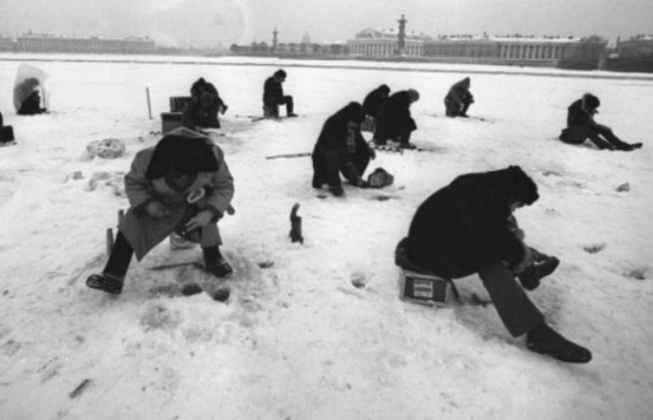 Ленинградцы пытались рыбачить. /Фото: cont.ws. 