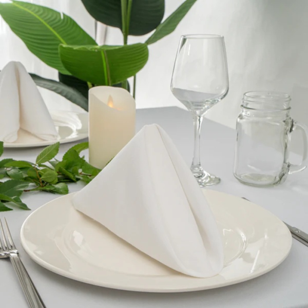 Эквивалент столовой салфетки в прошлом можно было съесть. /Фото: restaurantware.ae