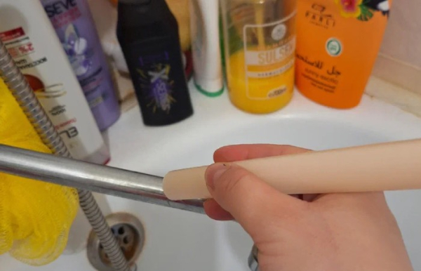 Свечка предотвратит появление разводов на смесителе.