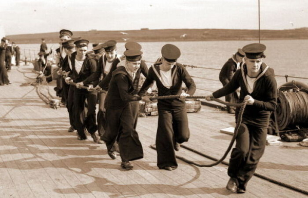 Чому на флоті вважають за краще носити саме штани клеш