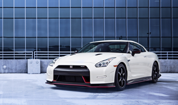 Nissan GT-R 2016 досягала швидкості 351 км/год. Фото: kolesa.ru Nissan GT-R 2016 года достигала скорости 351 км/час. Фото: kolesa.ru