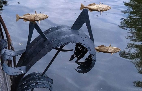 Памятник рыбёшке. /Фото: taler-travel.ru. 