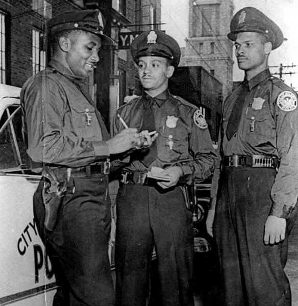 Працювати доводилося ночами, а їсти хотілося все одно. /Фото: atlantamagazine.com Работать приходилось по ночам, а есть хотелось всё равно. /Фото: atlantamagazine.com