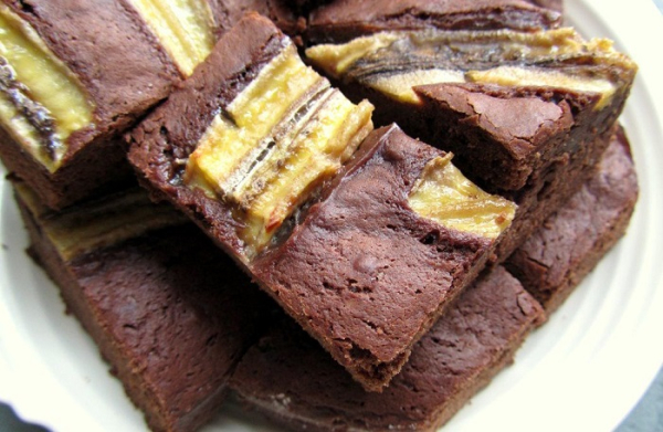 5 класних страв, які можна приготувати з бананів, що переспіли.