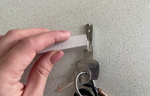 Мел спасет старые ключи.