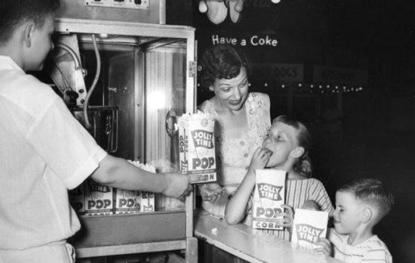 Попкорн и кино стали единственными развлечениями. / Фото: jollytime.ru